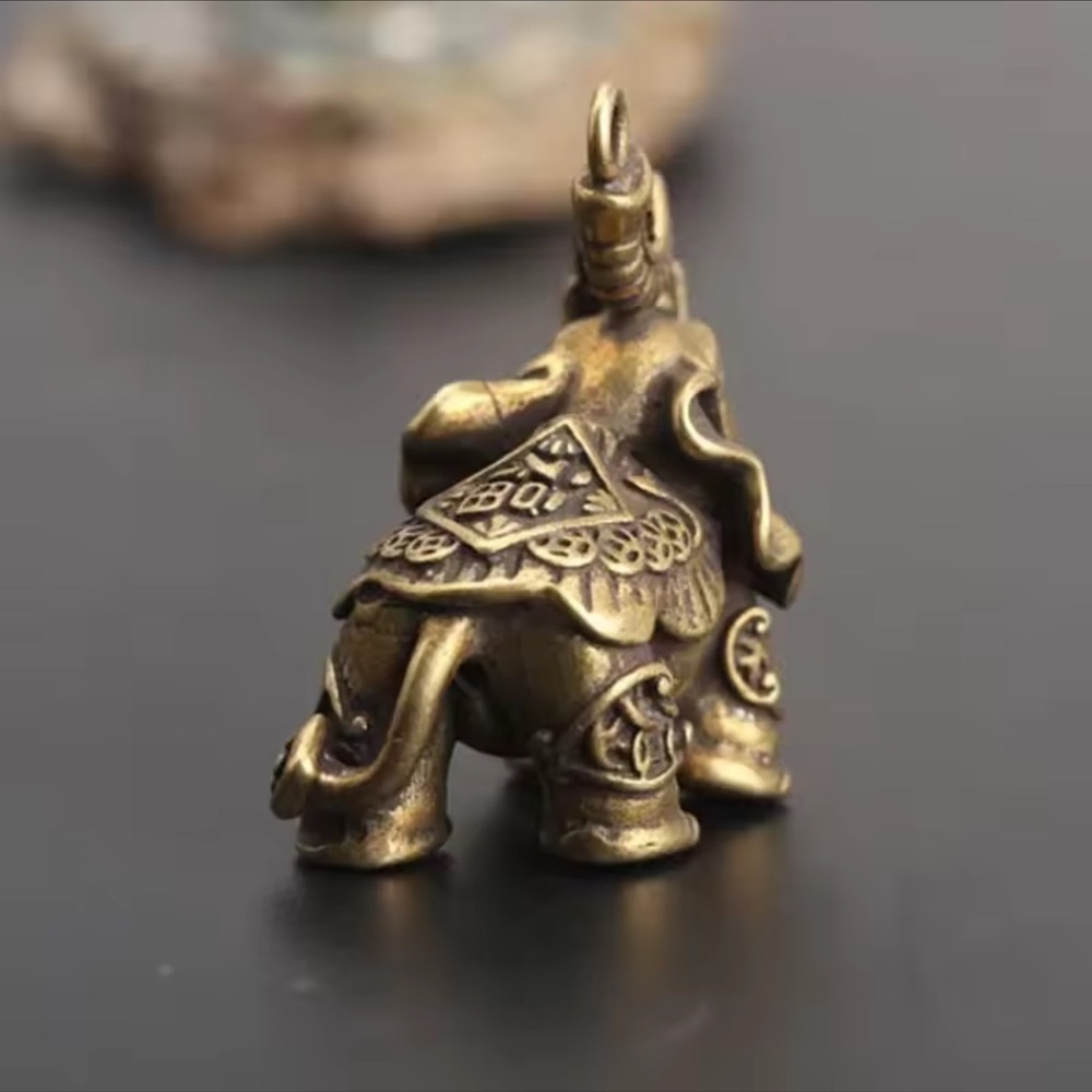 Keychain Elephant Ornaments  Metal Animal 
Lucky Totem keychain - Picture 6 of 6